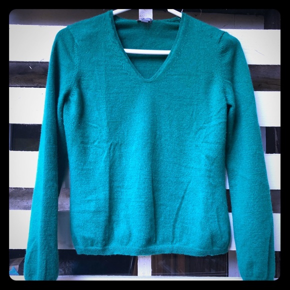 Ann Taylor Sweaters - Ann Taylor green cashmere sweater